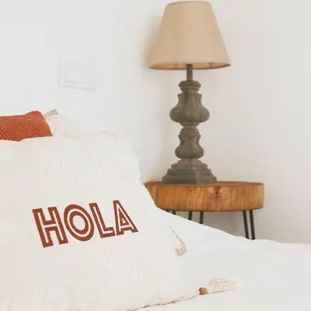 Vale - Surf & Yoga Homestay *