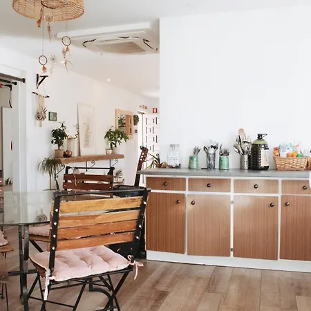 Vale - Surf & Yoga Homestay
