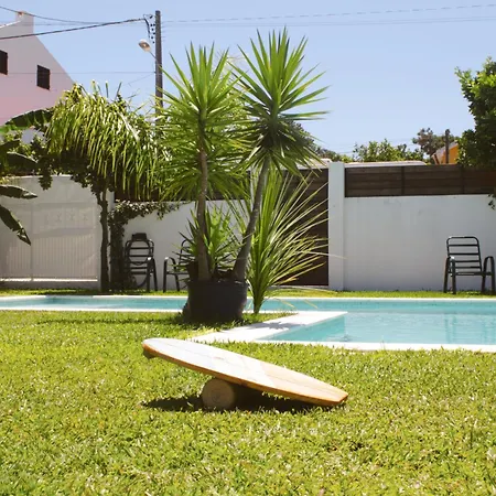 Vale - Surf & Yoga Homestay *