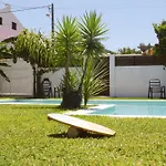 Vale - Surf & Yoga 民宿 *